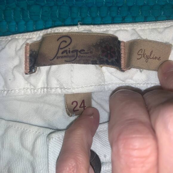NWOT $189 PAIGE SKYLINE WHITE DENIM ANKLE JEANS 24 - Picture 9 of 14